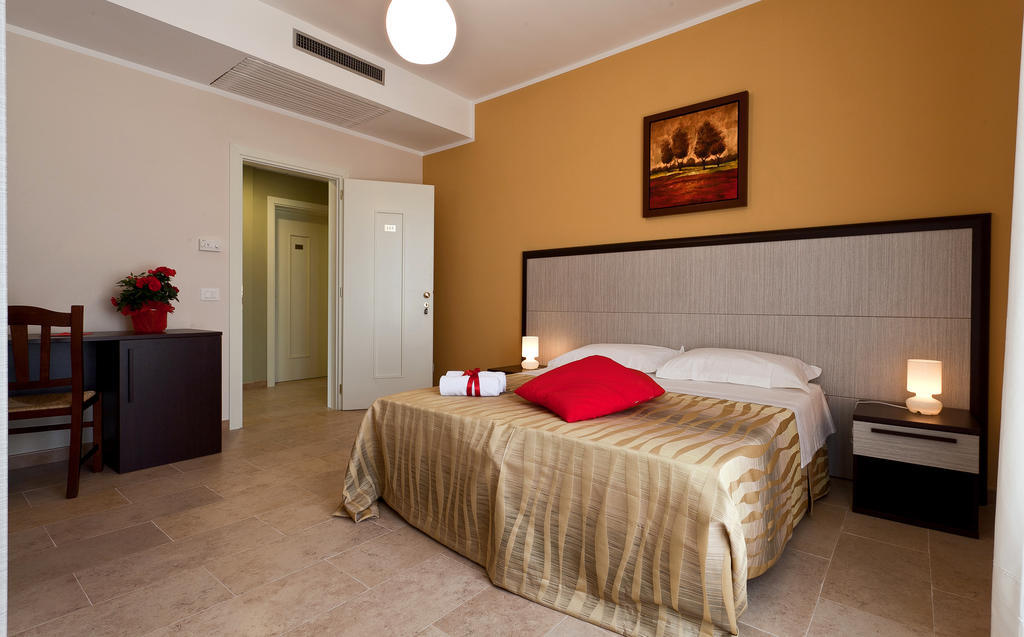 Hotel La Campana Casarano Phòng bức ảnh